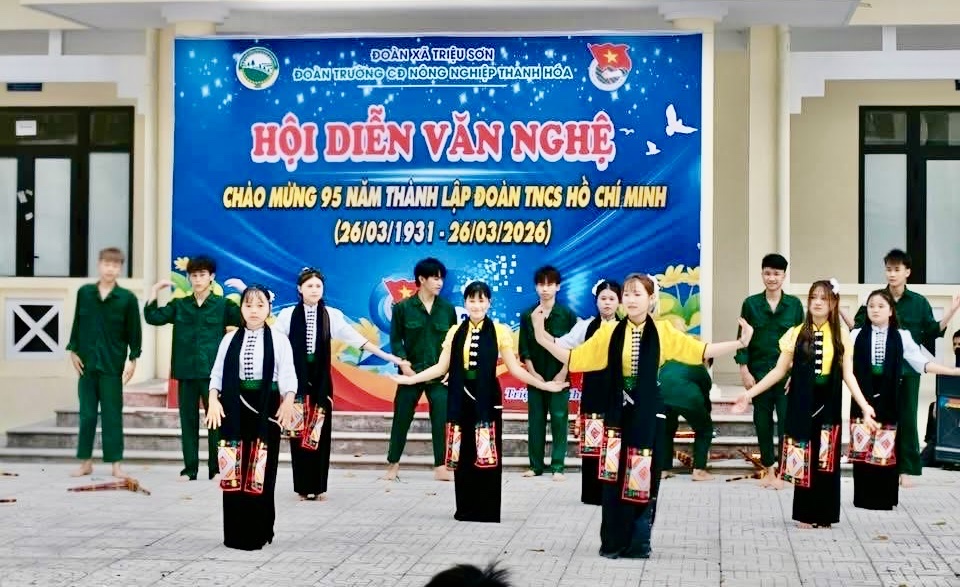 VĂN NGHE
